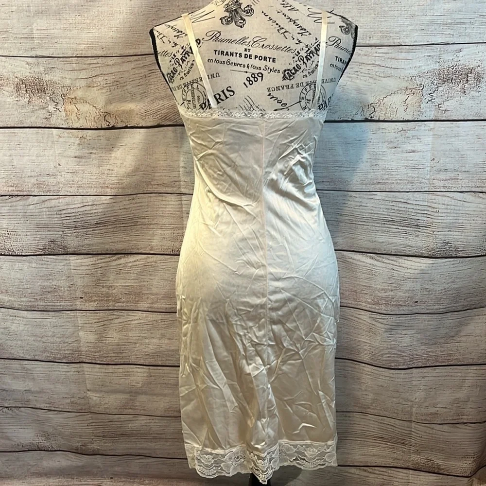 Kayser Vintage Full Slip Lingerie Adjustable Straps Lace Trim Size 32 USA